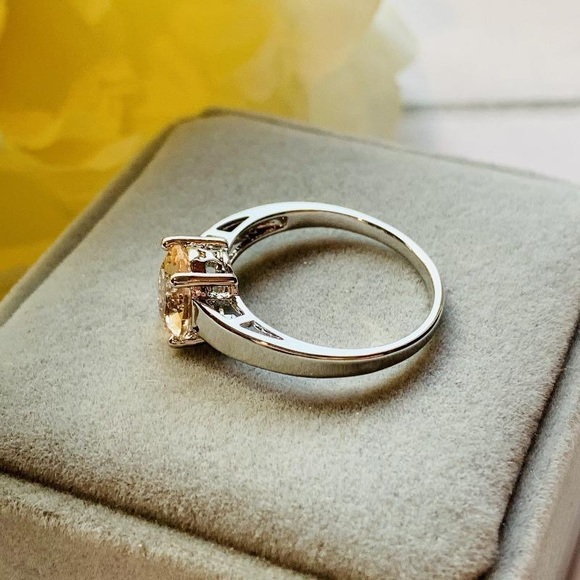 Elegant Sterling Silver Ring with Peachy Oval Simulated Morganite Gemstone - Picture 5 of 7